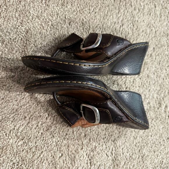 BORN Brown Leather Wedge Heel Sandals Women's Size 7 Adjustable Thong Style - Picture 4 of 10